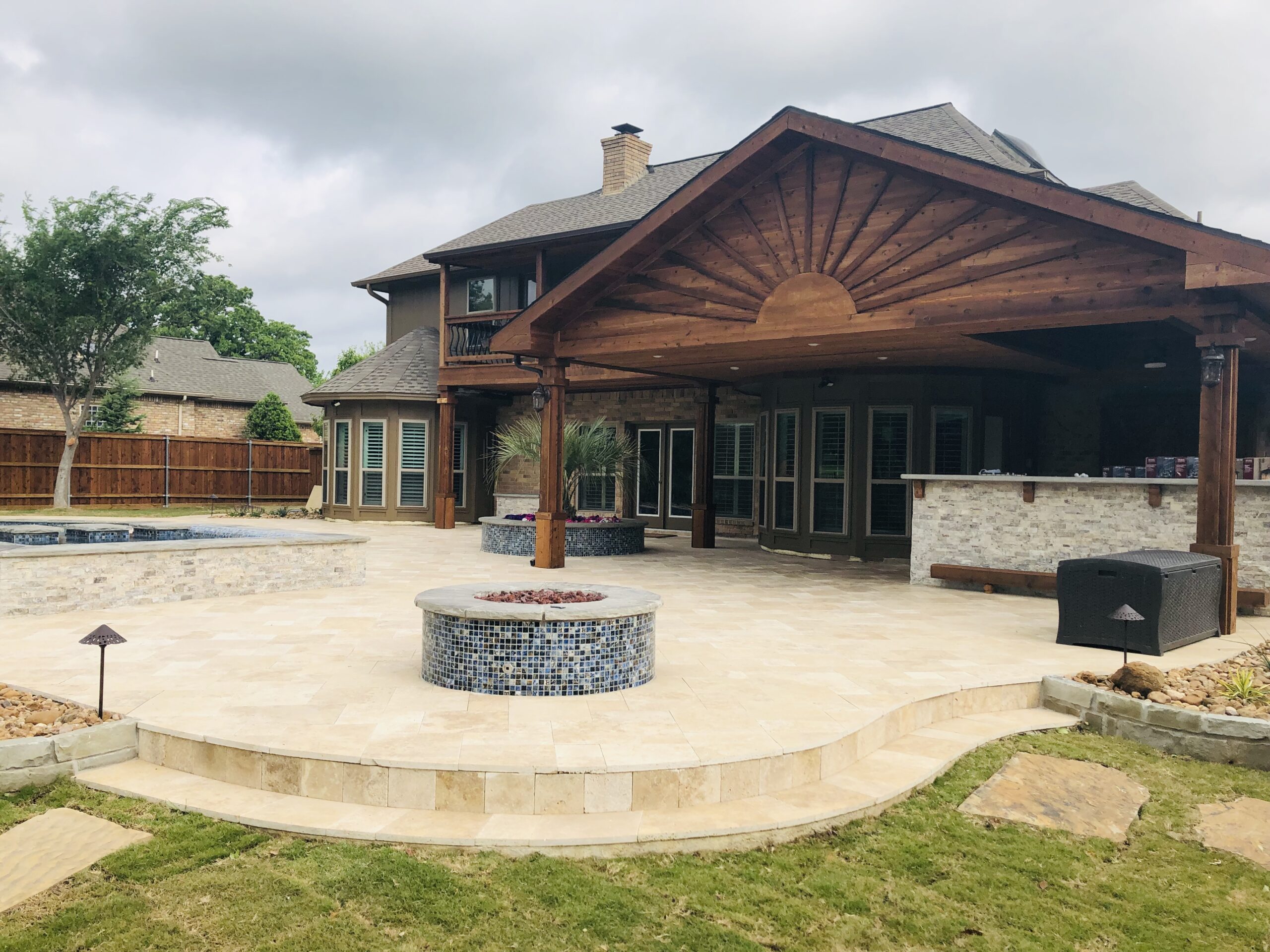 Add an Outdoor Kitchen Next To Your Pool